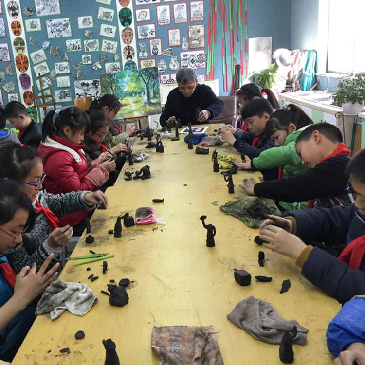 非遗进校园与美术教育创新成果展，探索传统文化传承新路径的缩略图